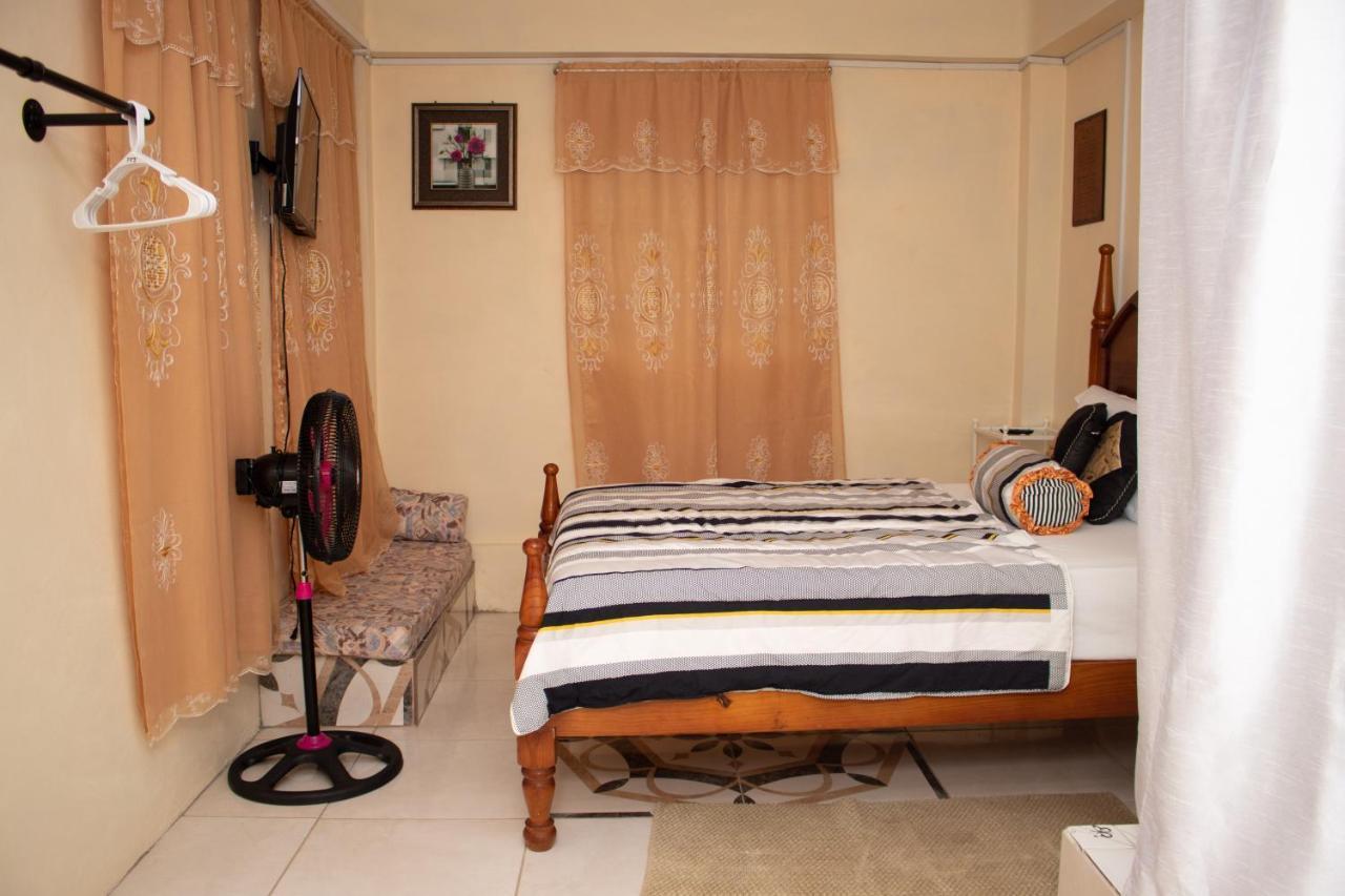 Pri Guest House Arnos Vale Экстерьер фото
