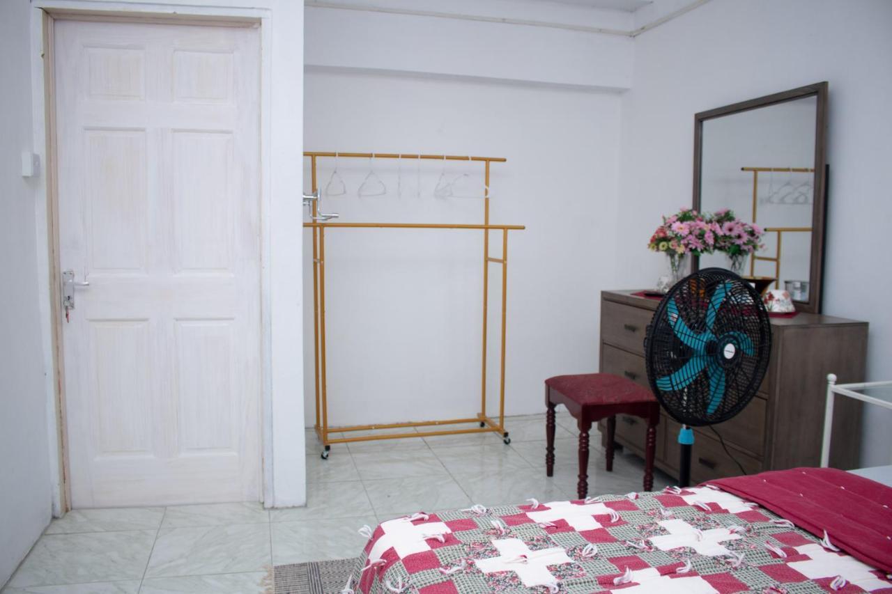 Pri Guest House Arnos Vale Экстерьер фото