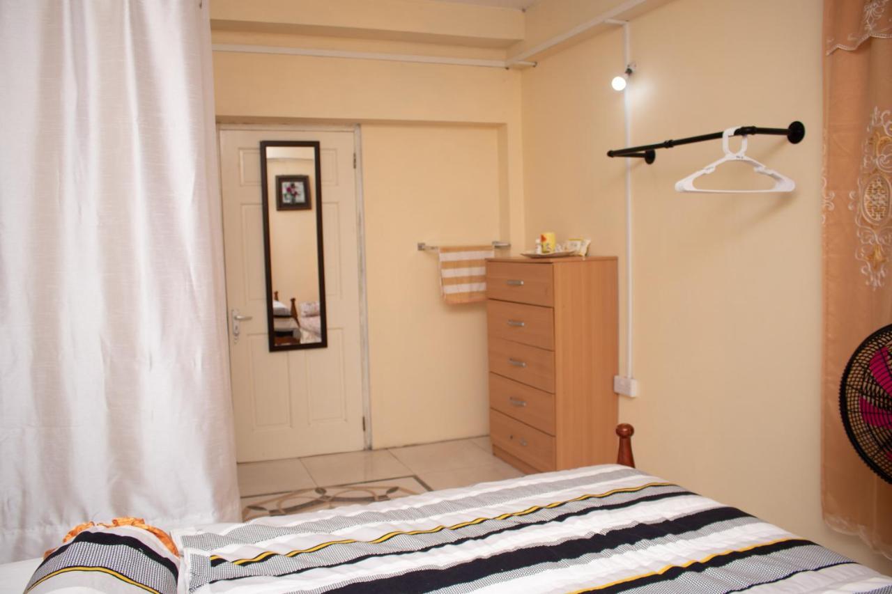 Pri Guest House Arnos Vale Экстерьер фото