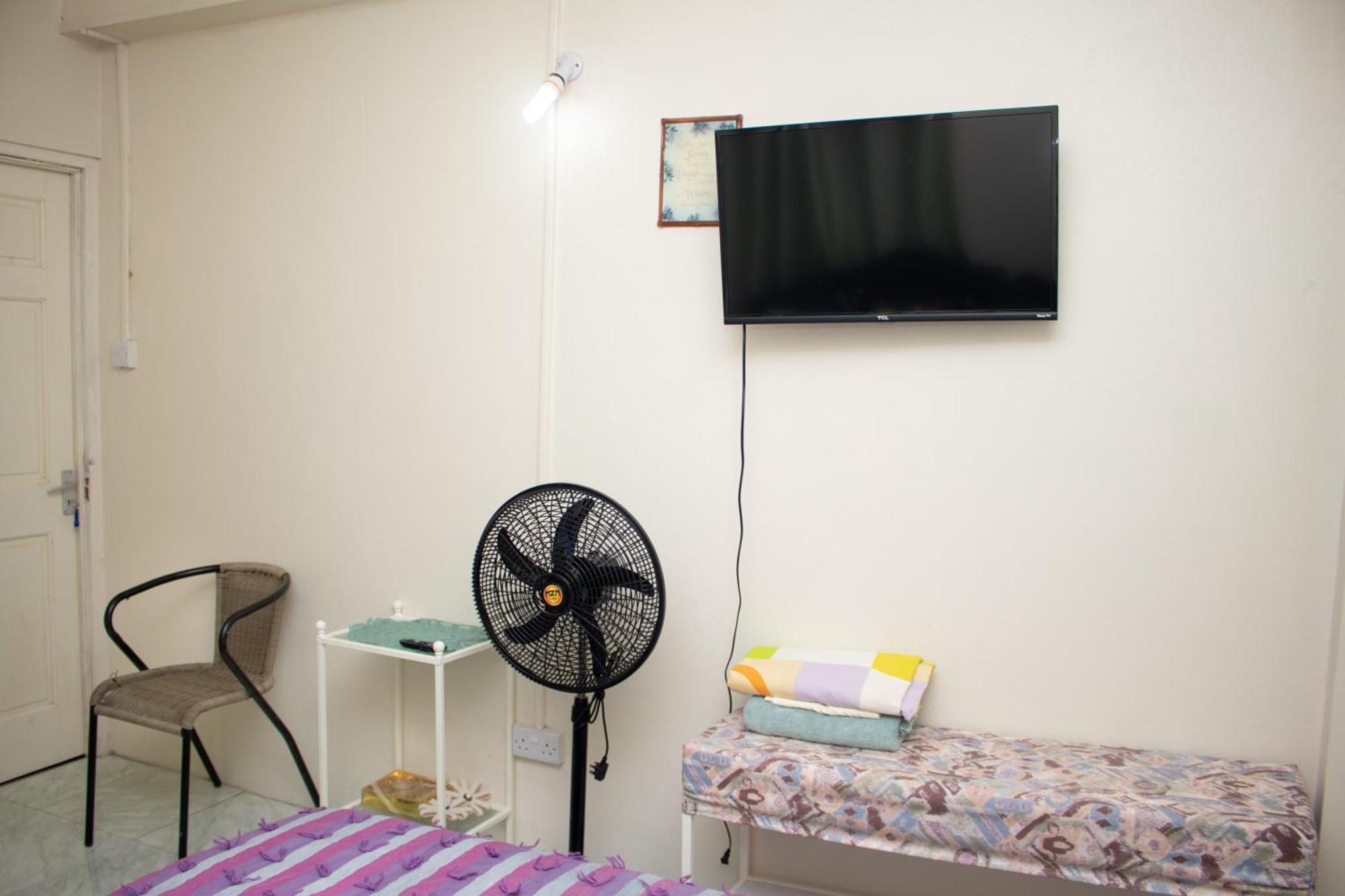 Pri Guest House Arnos Vale Экстерьер фото